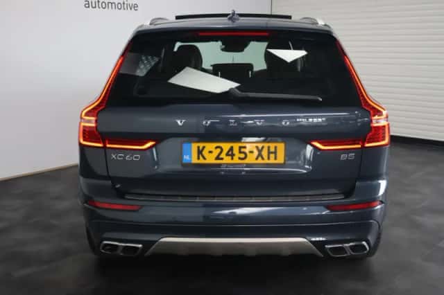 Volvo XC60 (2021) thumbnail 6