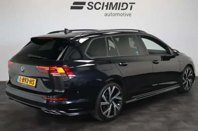 Volkswagen Golf (2021) thumbnail 3