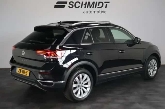 Volkswagen T-Roc (2019) thumbnail 3