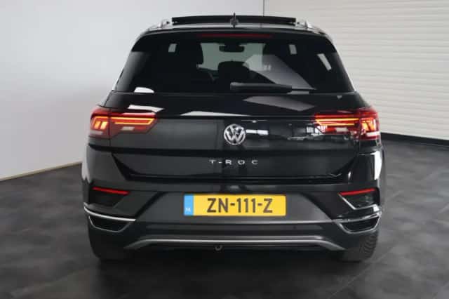 Volkswagen T-Roc (2019) thumbnail 6