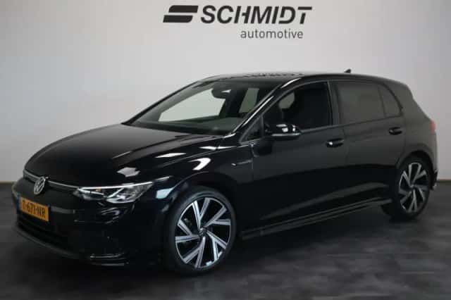 Volkswagen Golf (2023) thumbnail 1