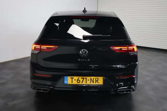 Volkswagen Golf (2023) thumbnail 6
