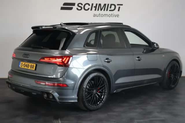 Audi Q5 (2023) thumbnail 3