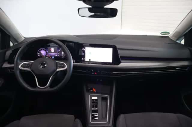 Volkswagen Golf (2020) thumbnail 2