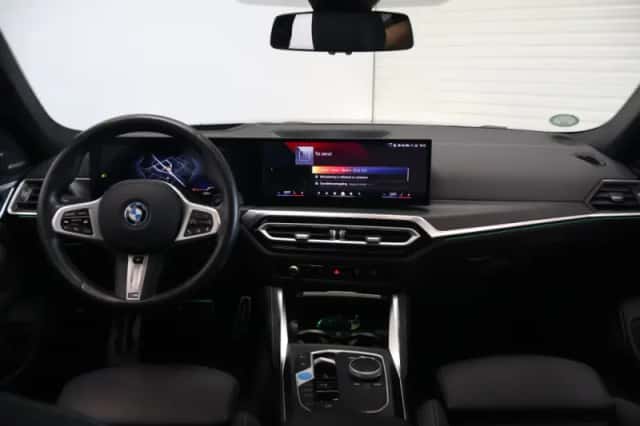 BMW i4 (2024) thumbnail 2