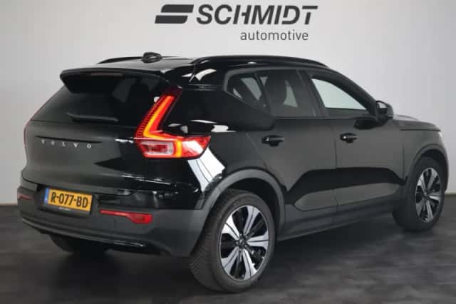 Volvo XC40 (2022) thumbnail 3