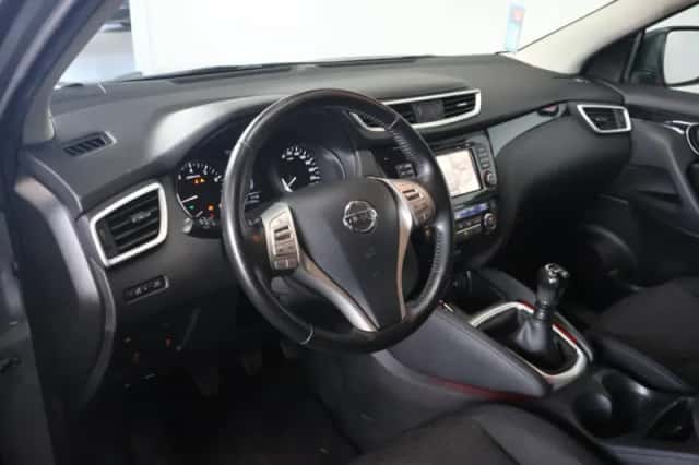 Nissan Qashqai (2017) thumbnail 2