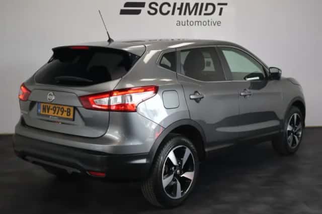 Nissan Qashqai (2017) thumbnail 3