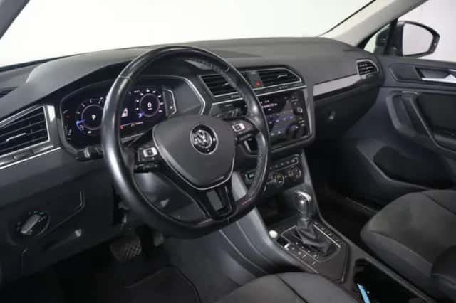 Volkswagen Tiguan (2019) thumbnail 2