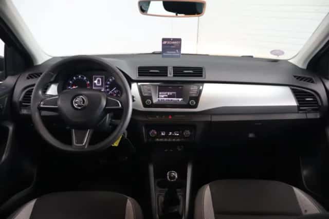 Škoda Fabia (2014) thumbnail 2