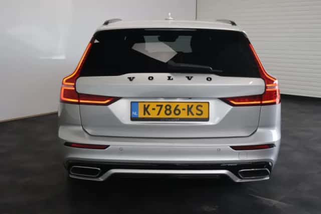 Volvo V60 (2021) thumbnail 6