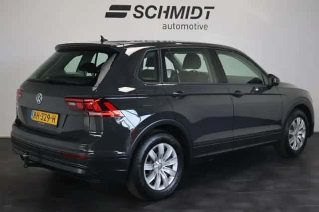 Volkswagen Tiguan (2017) thumbnail 3