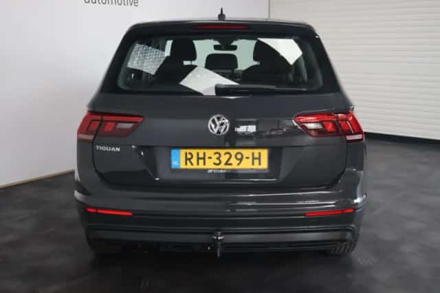Volkswagen Tiguan (2017) thumbnail 6