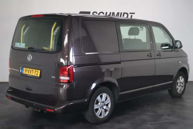 Volkswagen Transporter (2012) thumbnail 3