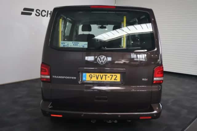 Volkswagen Transporter (2012) thumbnail 6