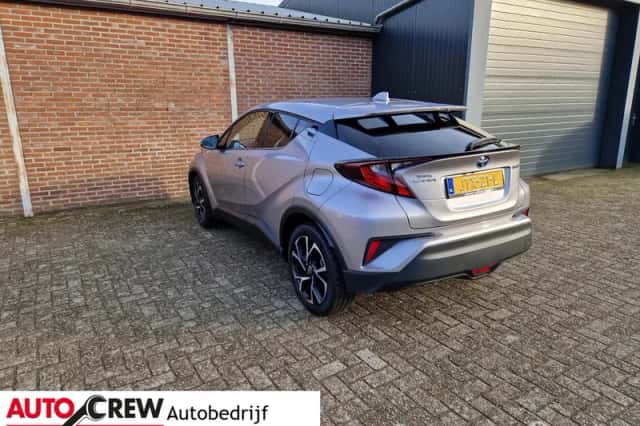 Toyota C-HR (2021) thumbnail 5