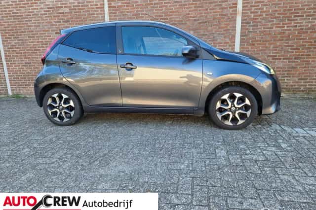Toyota Aygo (2021) thumbnail 1