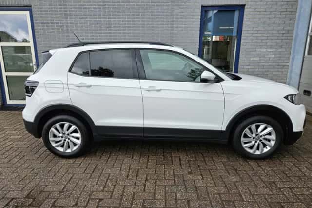 Volkswagen T-Cross (2019) thumbnail 2