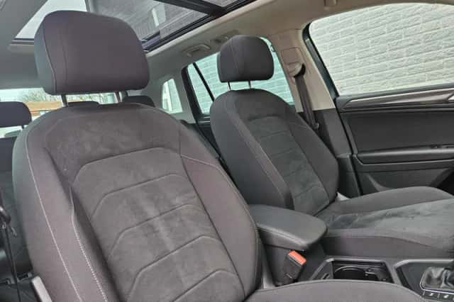 Volkswagen Tiguan (2023) thumbnail 4
