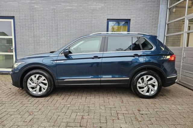 Volkswagen Tiguan (2023) thumbnail 6