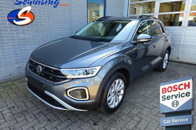 Volkswagen T-Roc (2025) thumbnail 1