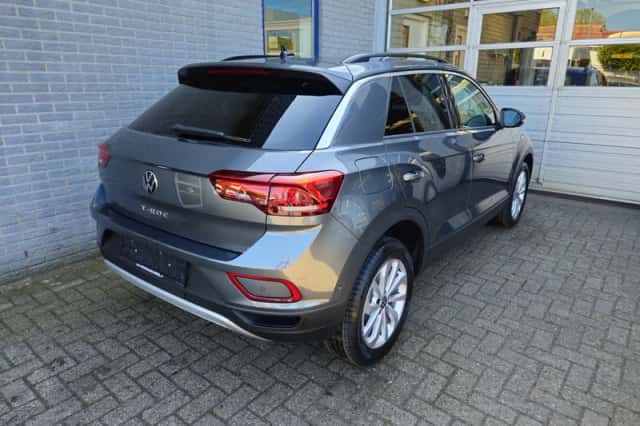 Volkswagen T-Roc (2025) thumbnail 2