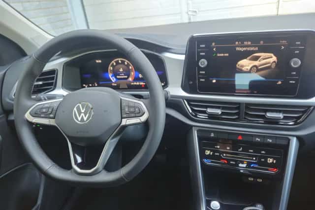 Volkswagen T-Roc (2025) thumbnail 5