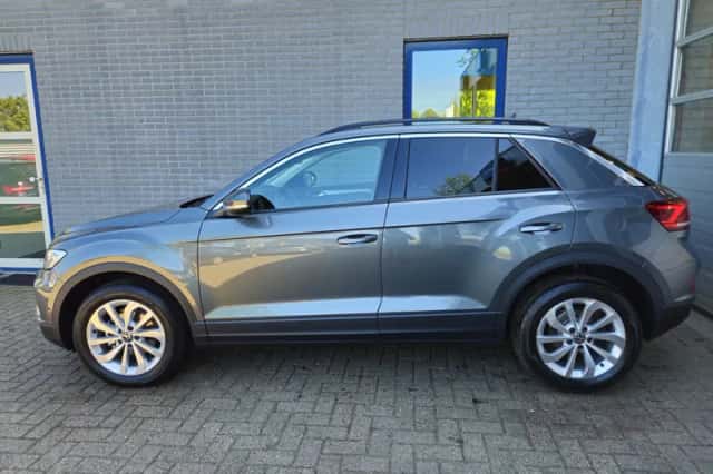 Volkswagen T-Roc (2025) thumbnail 6