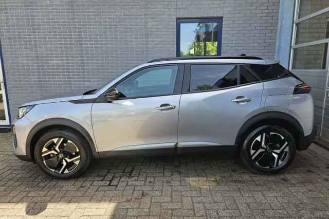 Peugeot 2008 (2023) thumbnail 6