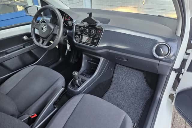 Volkswagen Up! (2021) thumbnail 4
