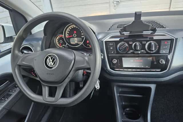 Volkswagen Up! (2021) thumbnail 5