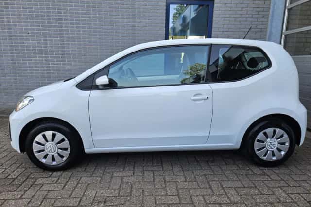 Volkswagen Up! (2021) thumbnail 6