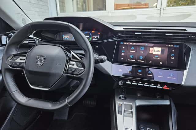 Peugeot 308 (2022) thumbnail 5