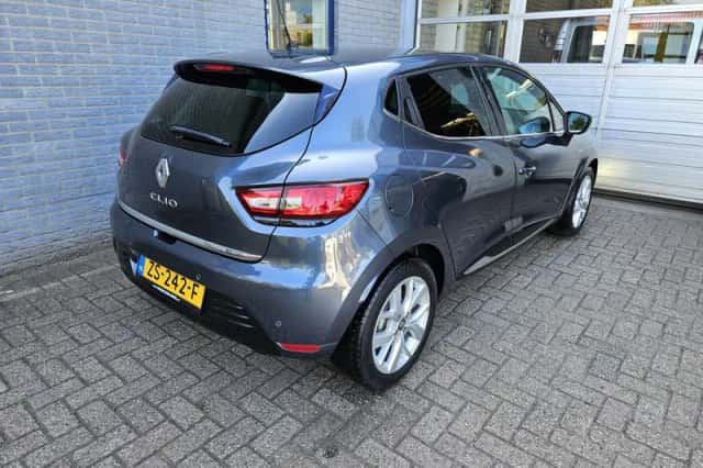 Renault Clio (2019) thumbnail 2