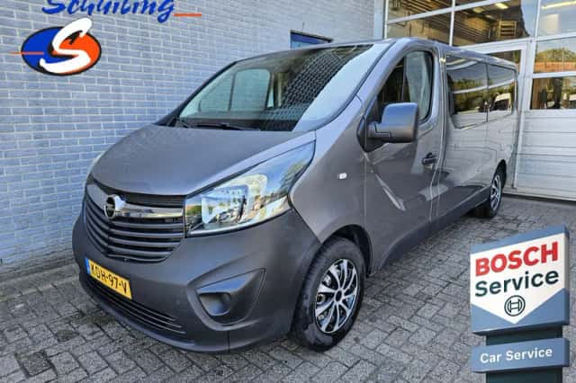 Opel Vivaro (2016) thumbnail 1