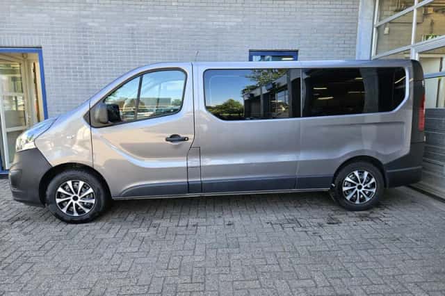 Opel Vivaro (2016) thumbnail 6