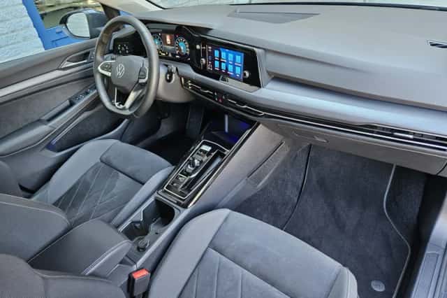 Volkswagen Golf (2024) thumbnail 4