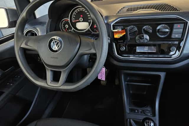 Volkswagen Up! (2020) thumbnail 5