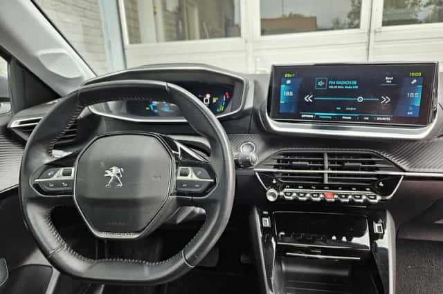 Peugeot e-208 (2020) thumbnail 6