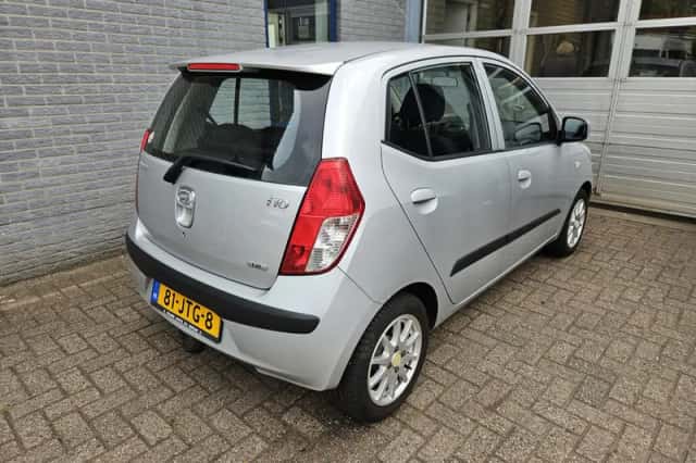 Hyundai i10 (2009) thumbnail 2