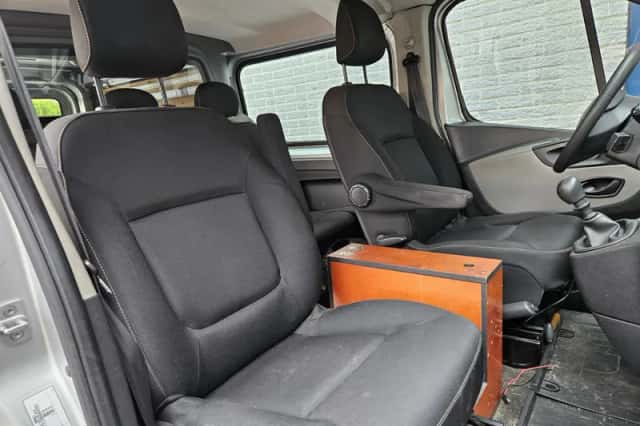 Renault Trafic (2016) thumbnail 4