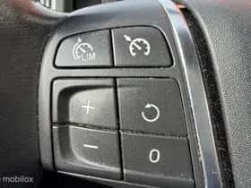 Volvo V60 (2011) thumbnail 31