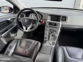 Volvo V60 (2011) thumbnail 5