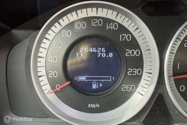 Volvo V60 (2011) thumbnail 6