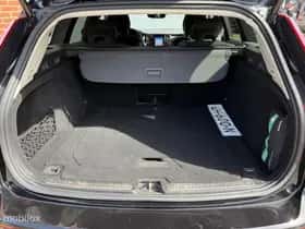 Volvo V60 (2021) thumbnail 24