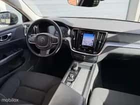 Volvo V60 (2021) thumbnail 5