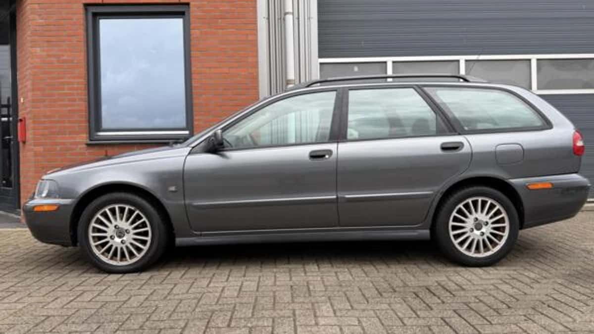 Volvo V40 (2004) — foto 1