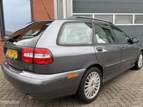 Volvo V40 (2004) thumbnail 3