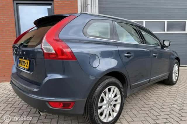 Volvo XC60 (2012) thumbnail 3