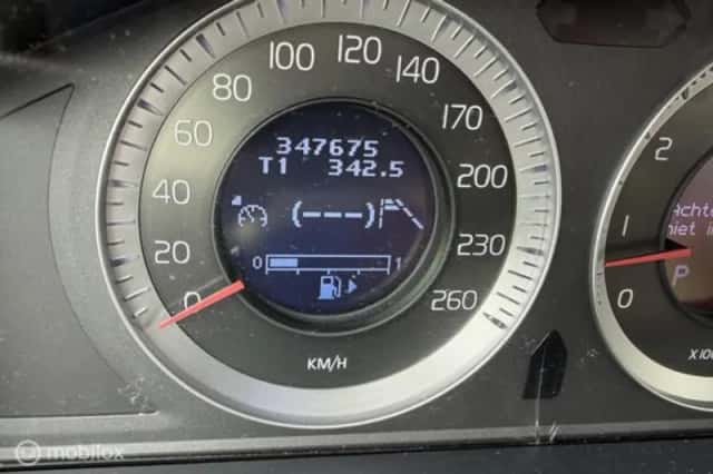 Volvo XC60 (2012) thumbnail 6